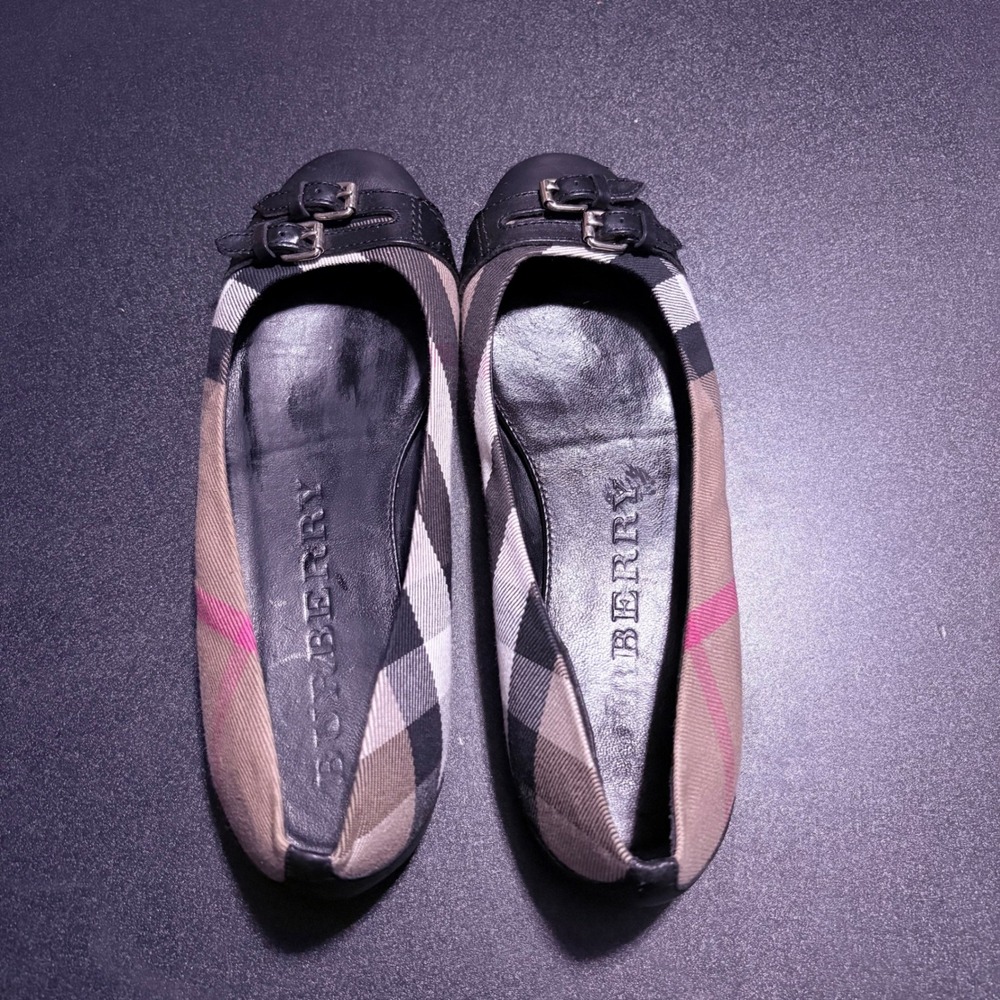Burberry House Check Avonwick flat classic canvas plaid ballet flats size 7.5